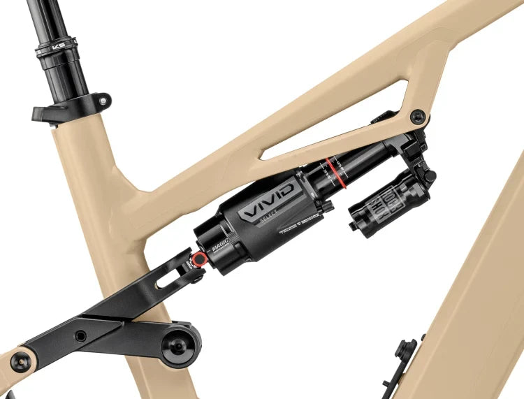 Moustache Clutch 160.8 RockShox Vivid rear shock