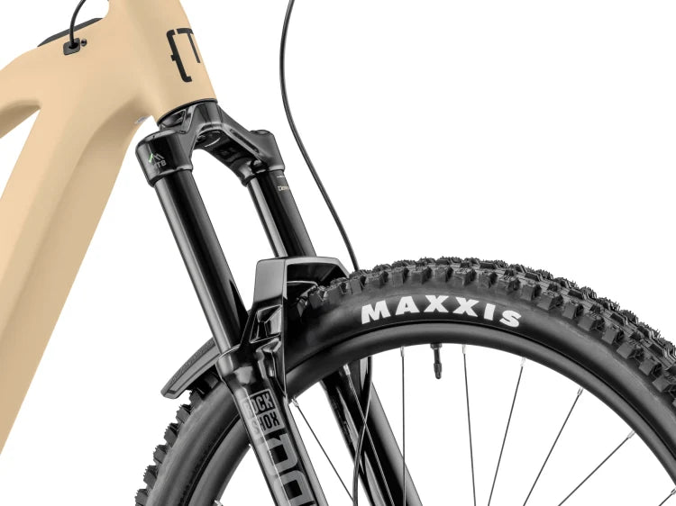 Moustache Clutch 160.8 close-up of RockShox ZEB fork and Maxxis tyre
