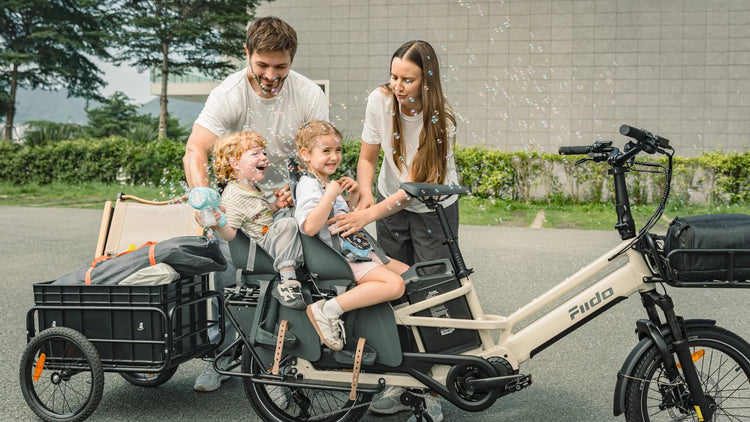 Fiido T3 Max family and cargo lifestyle image