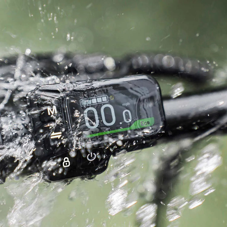 Fiido X waterproof 1.47-inch LCD display in wet conditions